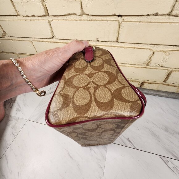 Nwot Coach Rowen Signature C's Crossbody Bag Purse - Picture 12 of 13